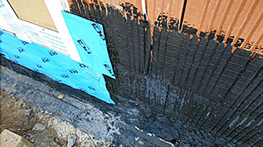 Beispiel für unzureichend ausgeführte Sockelabdichtung